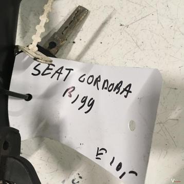 Seat Cordoba 1999   Greep Klinks met sleutel Linksvoor beschikbaar voor biedingen