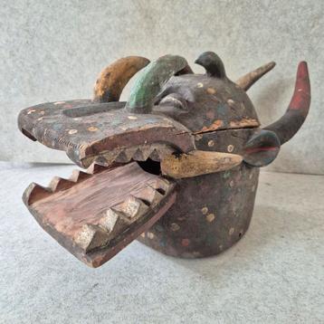 Afrikaans krokodillenmasker, handgesneden beschikbaar voor biedingen