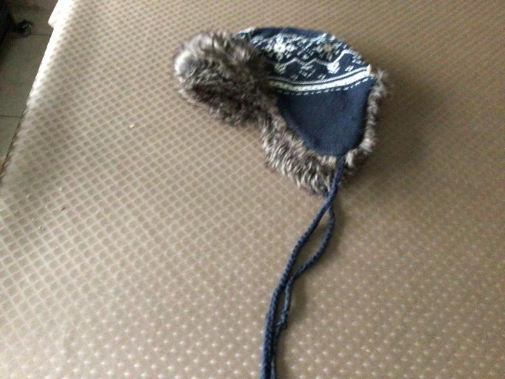 Muts levi,s zeer warm, Enfants & Bébés, Vêtements enfant | Bonnets, Écharpes & Gants, Comme neuf, Bonnet, Enlèvement