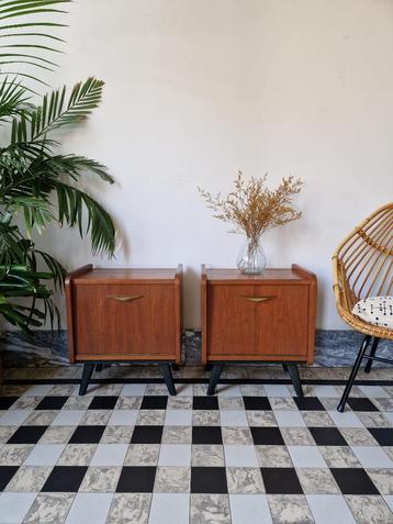 Vintage midcentury nachtkastjes | kastjes retro beschikbaar voor biedingen