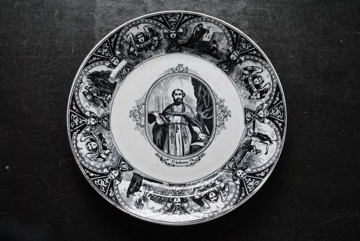 St Ambroise Assiette décor imprimé Saints BF Keramis BFK 19e, Antiquités & Art, Antiquités | Céramique & Poterie, Enlèvement ou Envoi