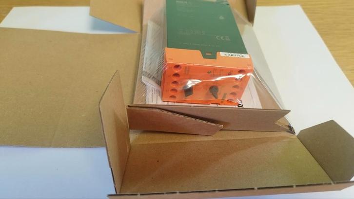 Dold BA9036 480V veiligheidsrelais, Doe-het-zelf en Bouw, Elektriciteit en Kabels, Nieuw, Ophalen of Verzenden