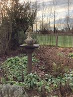 Prachtig antiek tuinbeeld op gietijzeren sokkel, Enlèvement