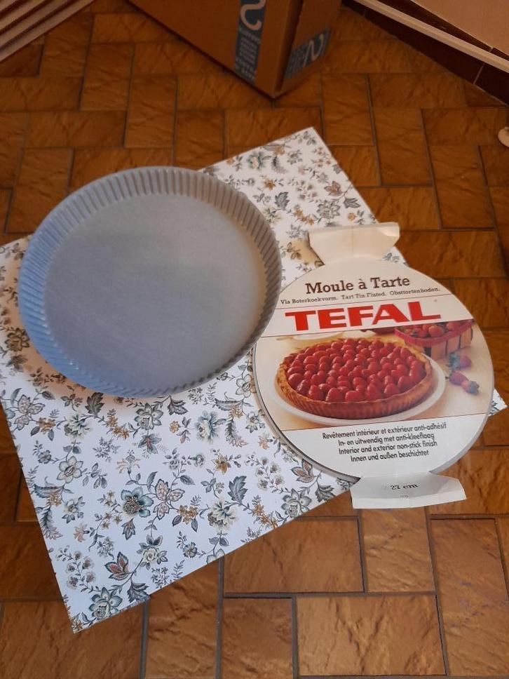 Tefal Moule à tarte 27 cm de diamètre, bon état, peu utilisé, Hobby en Vrije tijd, Taarten en Cupcakes maken, Zo goed als nieuw