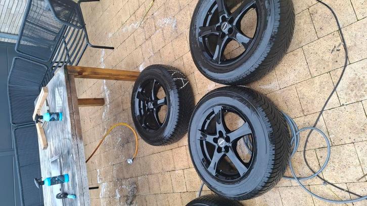 borbet 5x114,3 Aangeboden nu vaste prijs 350 euro, Auto-onderdelen, Banden en Velgen, Banden en Velgen, Winterbanden, 17 inch