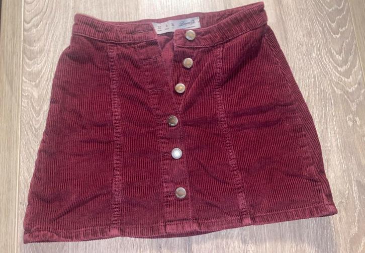 Bordeaux rokje - maat 32 - met 5 knopen, Kleding | Dames, Rokken, Zo goed als nieuw, Ophalen of Verzenden