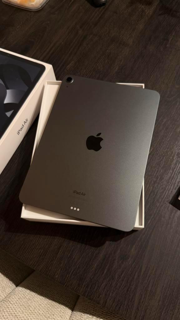 iPad Air (2022) 64 GB  + Magic Keyboard & Apple Pencil 2, Computers en Software, Apple iPads, Zo goed als nieuw, 11 inch, 64 GB