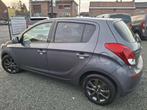 Hyundai i20 1.4 Automatique (bj 2014, automaat), Auto's, Gebruikt, Zwart, 1396 cc, Bedrijf