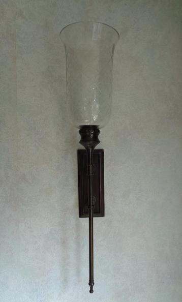 Windlicht. Bronzen kandelaar. Wandmontage. 73 cm. beschikbaar voor biedingen