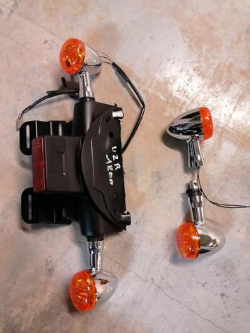 SUZUKI VZR support de plaque + clignoteurs chromés bon état beschikbaar voor biedingen