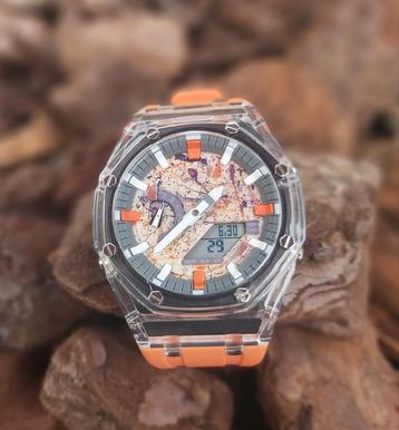 Custom horloge beschikbaar voor biedingen