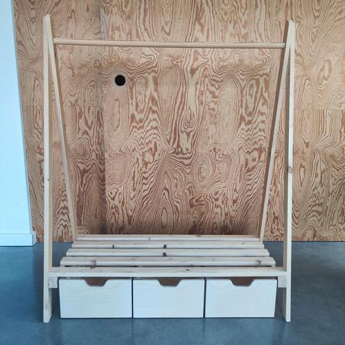 Kledingrek in grenen voor kinderkleren, Kinderen en Baby's, Kinderkamer | Commodes en Kasten, Zo goed als nieuw, Ophalen