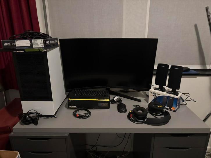Gaming pc + volledige setup (beeldscherm, muis, toetsenbord), Computers en Software, Desktop Pc's, Zo goed als nieuw, 3 tot 4 Ghz