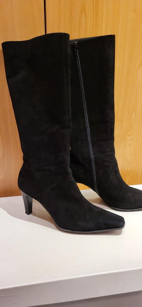 Laarzen zwart/daim NIEUW maat 38 (1x in restaurant gedragen), Kleding | Dames, Schoenen, Zo goed als nieuw, Hoge laarzen, Zwart