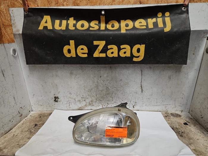 Phare gauche d'un Opel Corsa, Autos : Pièces & Accessoires, Éclairage, Opel, Utilisé, 3 mois de garantie, Enlèvement ou Envoi