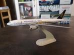 Herpa Boeing 747-200 "Jubilee" 1/400 Singapore Airlines, Verzamelen, Luchtvaart en Vliegtuigspotten, Schaalmodel, Zo goed als nieuw