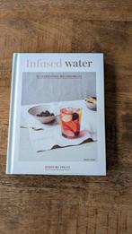 Infused water - boek, Boeken, Gezondheid, Dieet en Voeding, Ophalen, Zo goed als nieuw, Dieet en Voeding, Georgina Davies