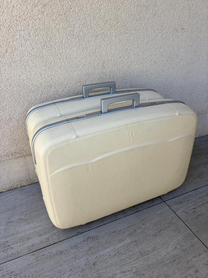 Valise Schedoni pour Ferrari, Bijoux, Sacs & Beauté, Valises, Comme neuf, Cuir, 60 à 70 cm, 45 à 55 cm, Poignée extensible, Enlèvement