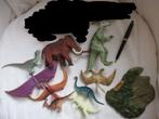 Lot de dinosaures divers + petit décor (résine ?), Enfants & Bébés, Utilisé, Enlèvement ou Envoi