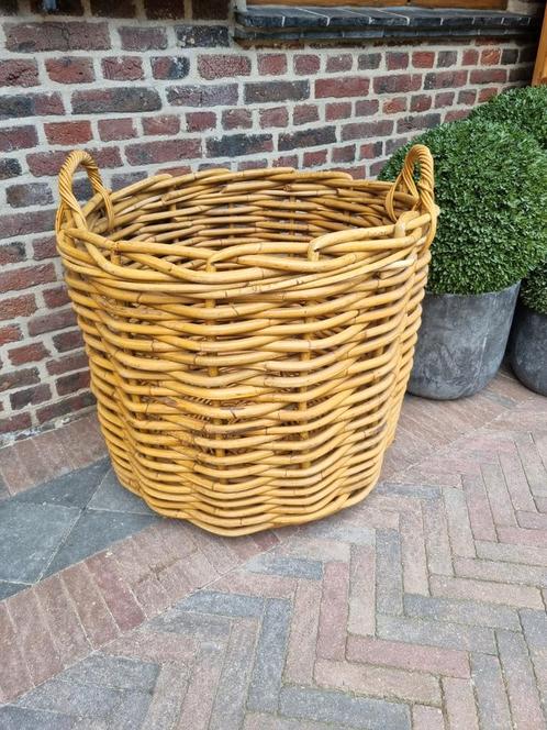 rieten mand xxl, Huis en Inrichting, Woonaccessoires | Schalen en Manden, Zo goed als nieuw, Mand, Ophalen of Verzenden