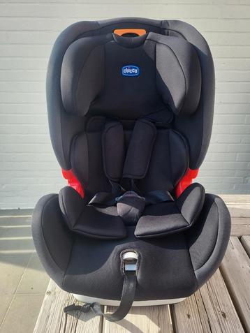 Autostoel chicco met isofix bevestiging beschikbaar voor biedingen
