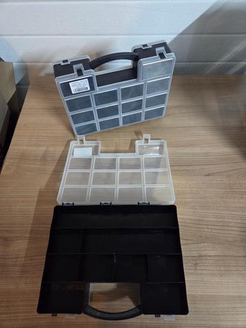 Assortiment koffer/kist 2x beschikbaar voor biedingen