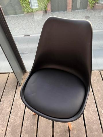 2 zwarte scandinavische stoelen, Huis en Inrichting, Stoelen, Ophalen, Nieuw, Zwart, Scandinavisch