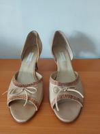 Pumps - beige - maat 44.5, Vêtements | Femmes, Vêtements de mariage & Accessoires de mariage, Comme neuf, Beige, Enlèvement