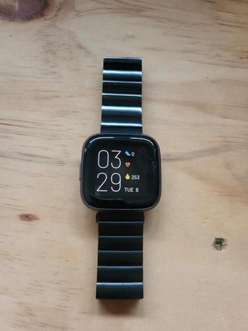Fitbit versa 2 + fitbit weegschaal, Enlèvement, Comme neuf