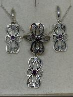 Zilveren setje met robijn ( zilver 925 ), Handtassen en Accessoires, Oorbellen, Nieuw, Ophalen of Verzenden, Met edelsteen, Knopjes of Stekers