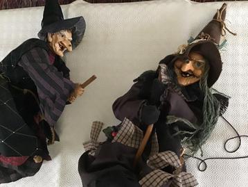 2 Halloween heksen aan 30 euro per heks en 1 aan 40 euro beschikbaar voor biedingen