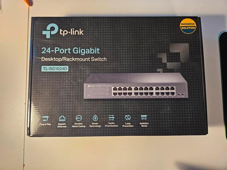 TP-Link TL-SG1024D 24 poort switch, Computers en Software, Netwerk switches, Zo goed als nieuw, Ophalen of Verzenden