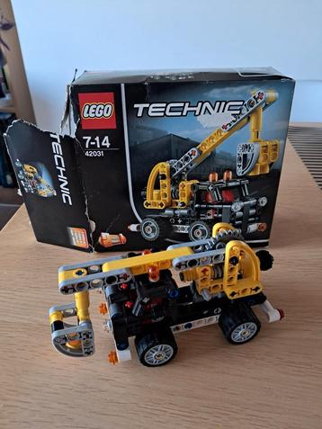 Lego Technic 42031 disponible aux enchères