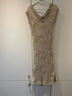 Robe dorée Caroline Biss taille 38, Vêtements | Femmes, Taille 38/40 (M), Enlèvement ou Envoi, Autres couleurs, Comme neuf
