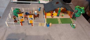 playmobil boerderij en manege beschikbaar voor biedingen