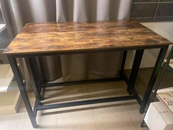 Hoge bartafel beschikbaar voor biedingen