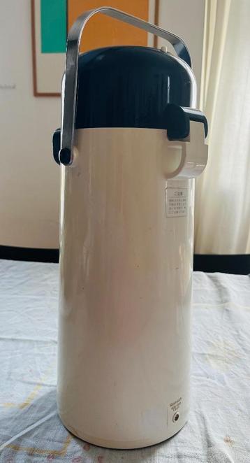 Vintage thermoskan Pierre Cardin beschikbaar voor biedingen