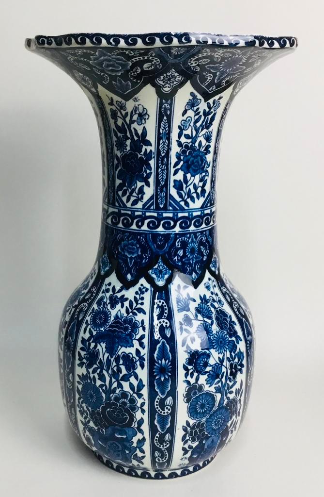 BOCH Grote antieke stenen vaas Sphinx Delfts blauw, Antiek en Kunst, Antiek | Vazen, Verzenden
