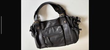 Prachtige zwarte handtas Gérard Darel. beschikbaar voor biedingen