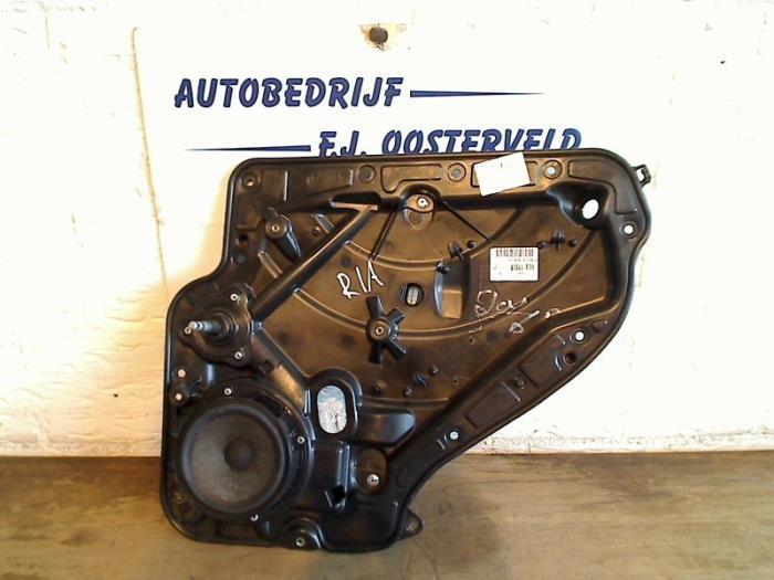 Ruitmechaniek 4Deurs rechts-achter van een Volkswagen Golf, Auto-onderdelen, Ruiten en Toebehoren, Volkswagen, Gebruikt, 3 maanden garantie