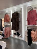 3 Led panelen voor kledingwinkel wandrek presentatie, Ophalen, Zo goed als nieuw