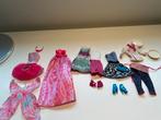 Set kleding barbie, Kinderen en Baby's, Speelgoed | Poppen, Ophalen, Zo goed als nieuw, Barbie
