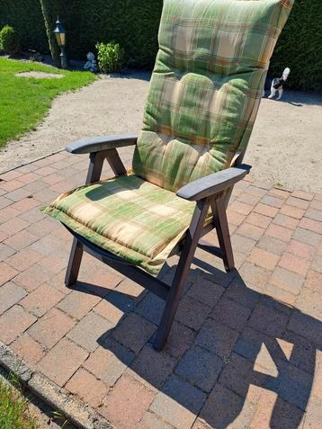 4 tuinstoelen met Hoge rugleuning.en nieuwe kussens beschikbaar voor biedingen