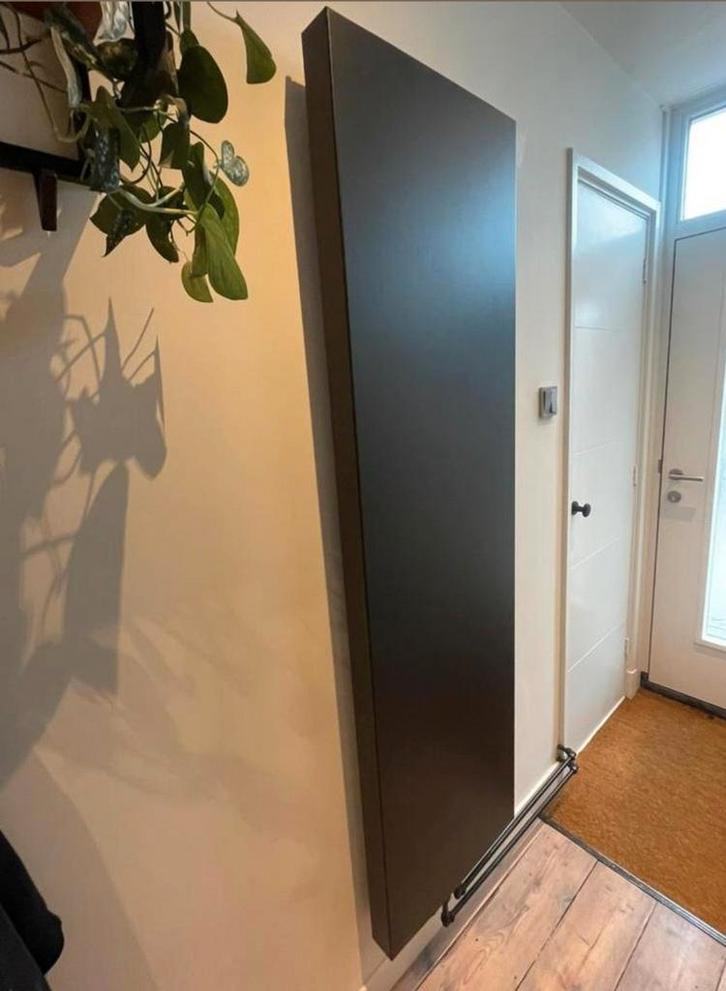 2 radiateurs design verticaux noirs

182 cm x 52 cm, Bricolage & Construction, Chauffage & Radiateurs, Enlèvement