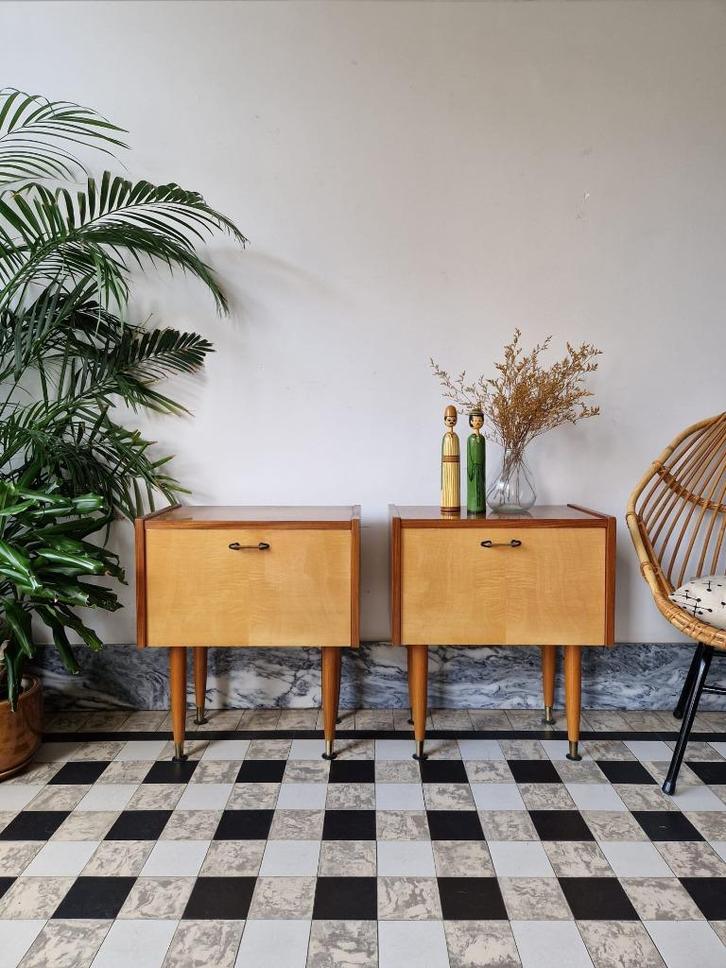 Vintage sixties nachtkastjes | kastjes | retro, Huis en Inrichting, Slaapkamer | Nachtkastjes, Zo goed als nieuw, 55 tot 70 cm