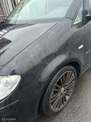 Voorscherm  links Volkswagen Touran beschikbaar voor biedingen