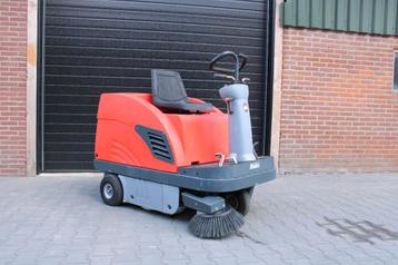 Hako 900v veegmachine benzine beschikbaar voor biedingen