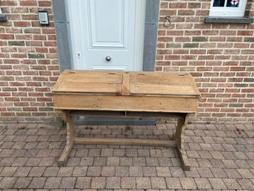 Ancien bureau d’écolier Vintage beschikbaar voor biedingen