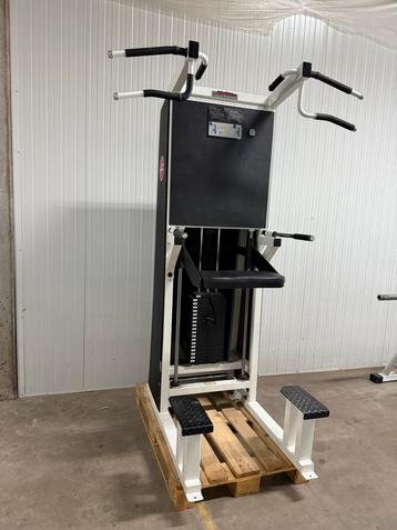 Life fitness chin dip assist machine/ white/ beschikbaar voor biedingen