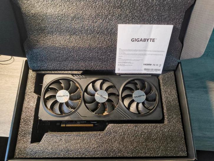Gigabyte Radeon RX 7800 XT – 1 jaar gebruikt - nog garantie, Computers en Software, Videokaarten, Zo goed als nieuw, AMD, PCI-Express 4.0